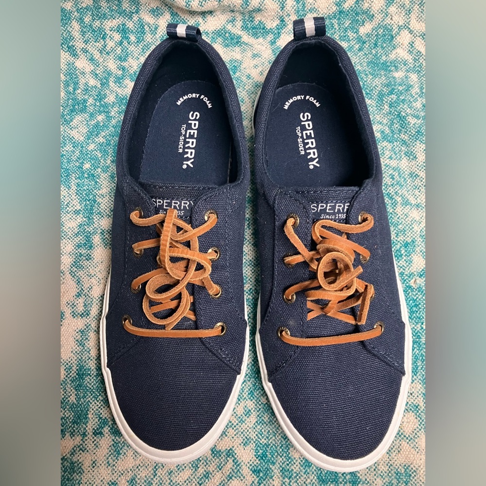 Sperry Navy Topsiders